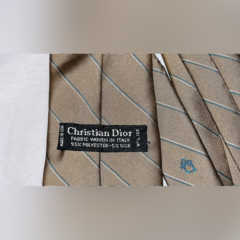 Christian Dior Silk Blend Designer Tie - Picture 2 of 8